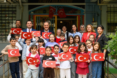 Vali Usta Miniklerin Bayrak Sevgisine Ortak Oldu!