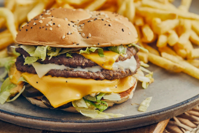 Hamburger Zincirine Ayrımcılık Cezası: Bakanlık Harekete Geçti